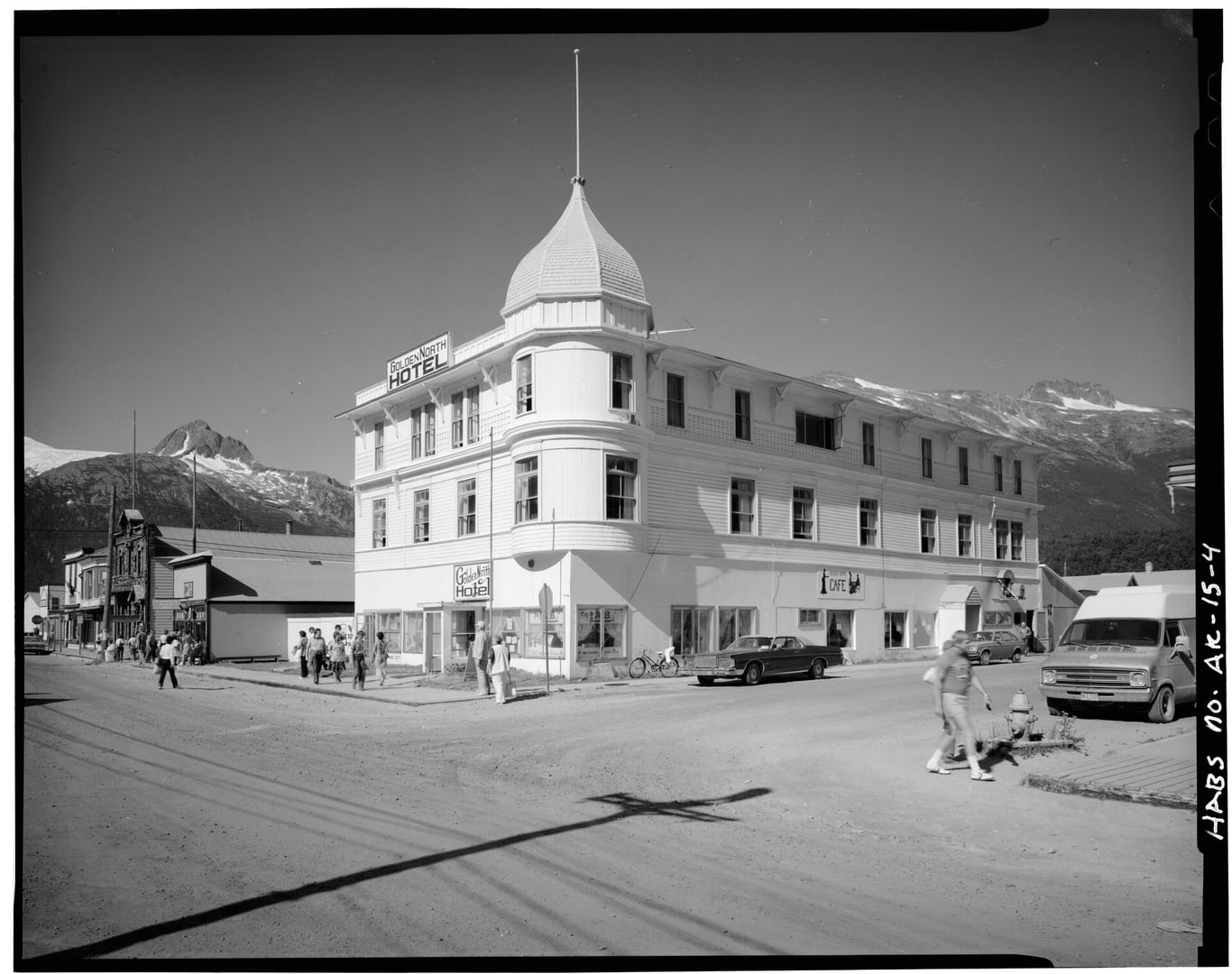 Historic American Buildings Survey photograph of the Golden North Hotel (1898) at the southwest corner of Third Avenue and Broadway in Skagway, Alaska.