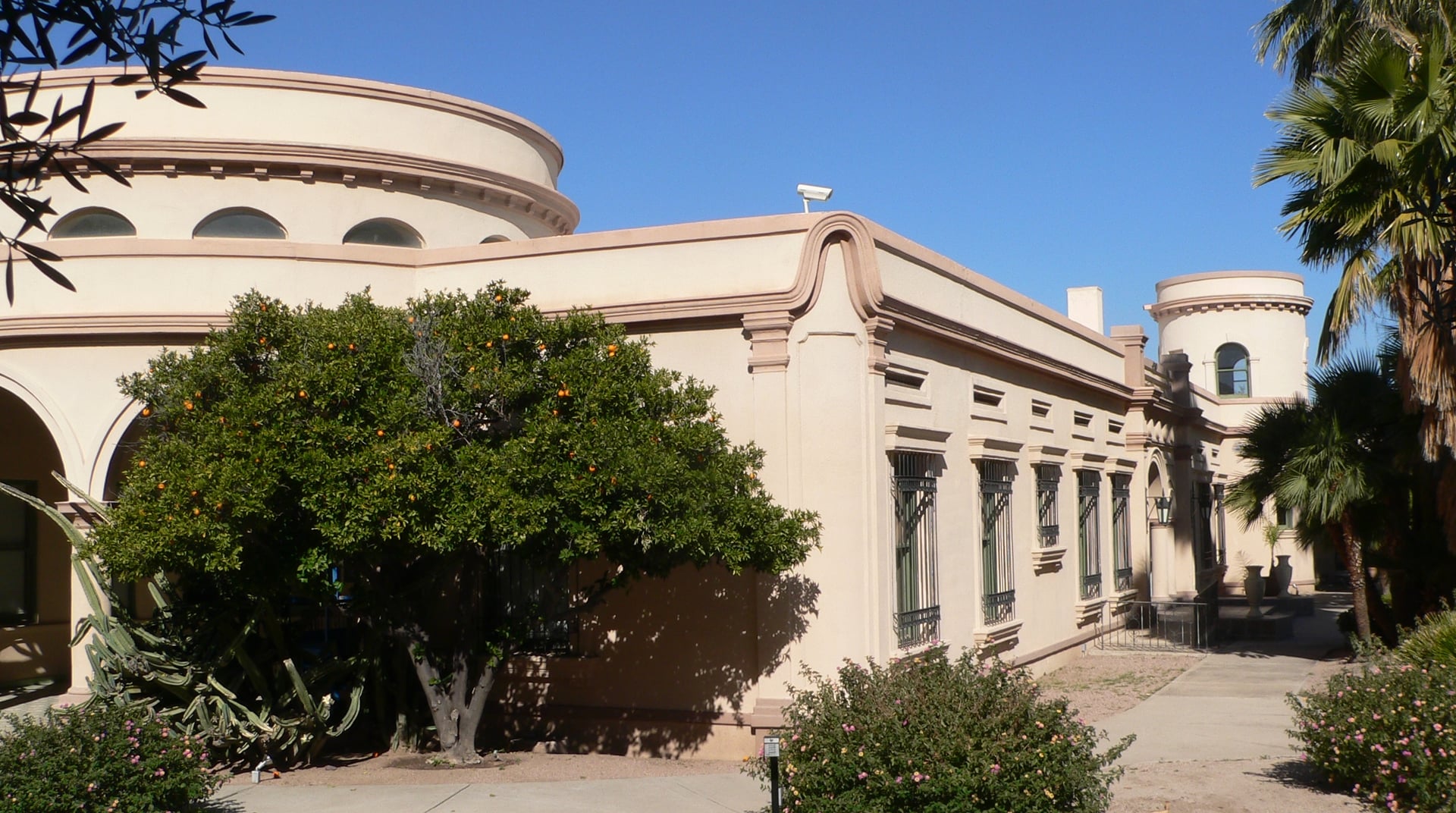 The southern portion of the Manning House in Tucson, Arizona, seen from the southeast — a 1907 Henry Trost design in mixed Spanish Colonial, Prairie, and Italian Renaissance styles