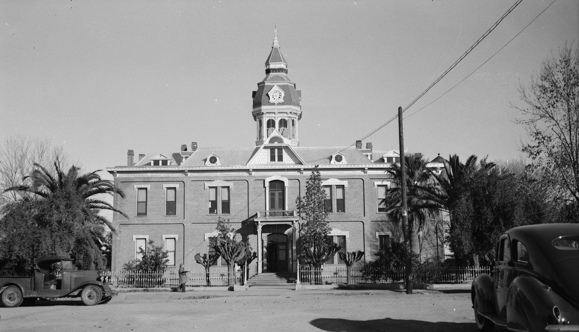 Photo of Pinal County Courthouse