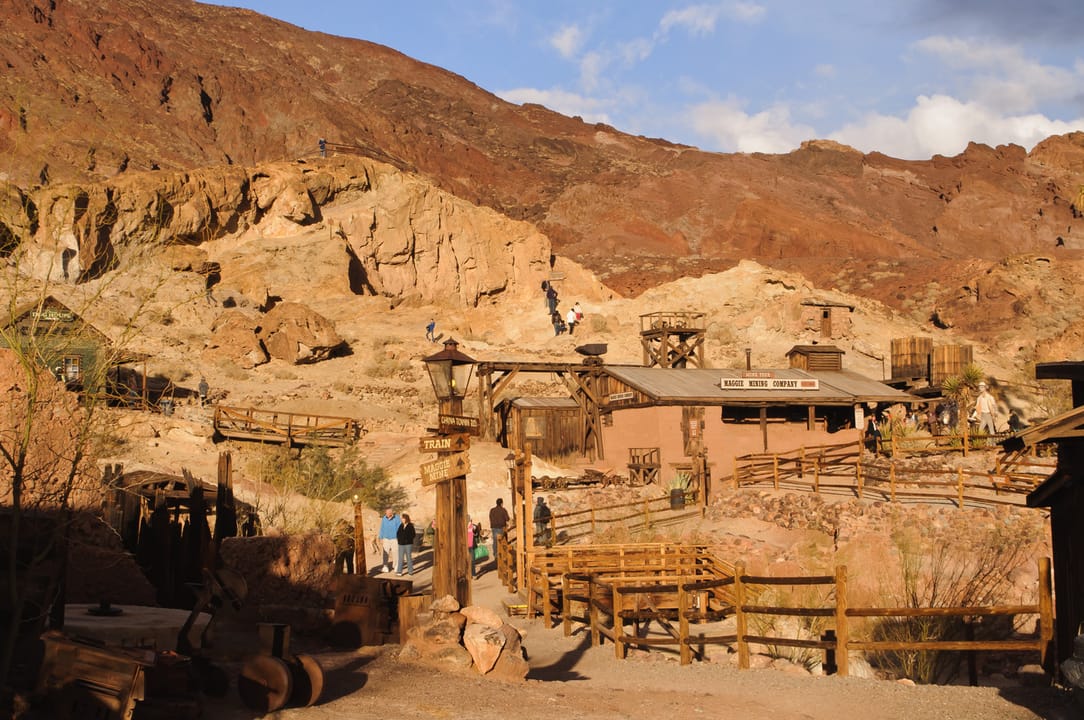 Calico, a ghost town located in Yermo halfway between Los Angeles and Las Vegas, was once a very productive silver mining town, home to over 3,000 people in the 1880s. The decline in silver prices killed the mines in 1896, and the town shriveled to nothing. Today's Calico is a 1950s reconstruction b