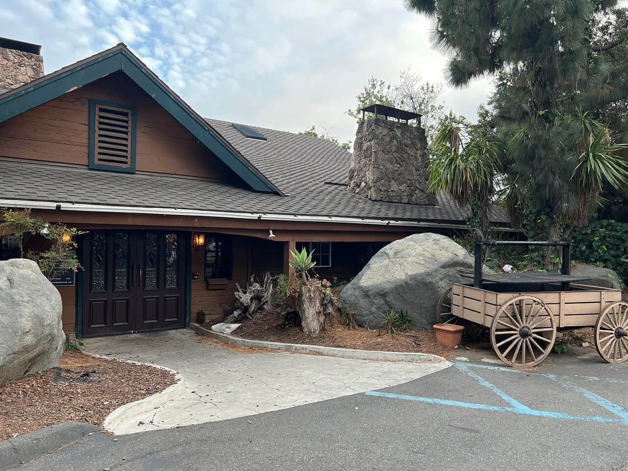 Hunter Steakhouse exterior at 1221 Vista Way, Oceanside — restaurant built atop the former Buena Vista Cemetery active 1888-1916