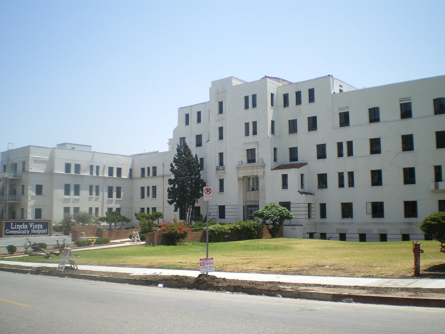 Exterior of Linda Vista Community Hospital, the 1904 Mission Revival former Santa Fe Coast Lines Hospital at 610 South St. Louis Street, Boyle Heights, Los Angeles