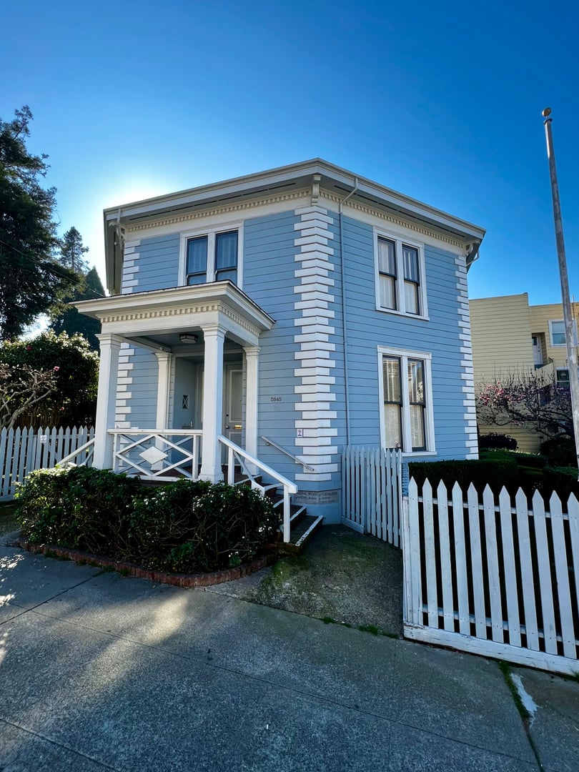 McElroy Octagon House at 2645 Gough Street in Cow Hollow, San Francisco — eight-sided 1861 historic landmark