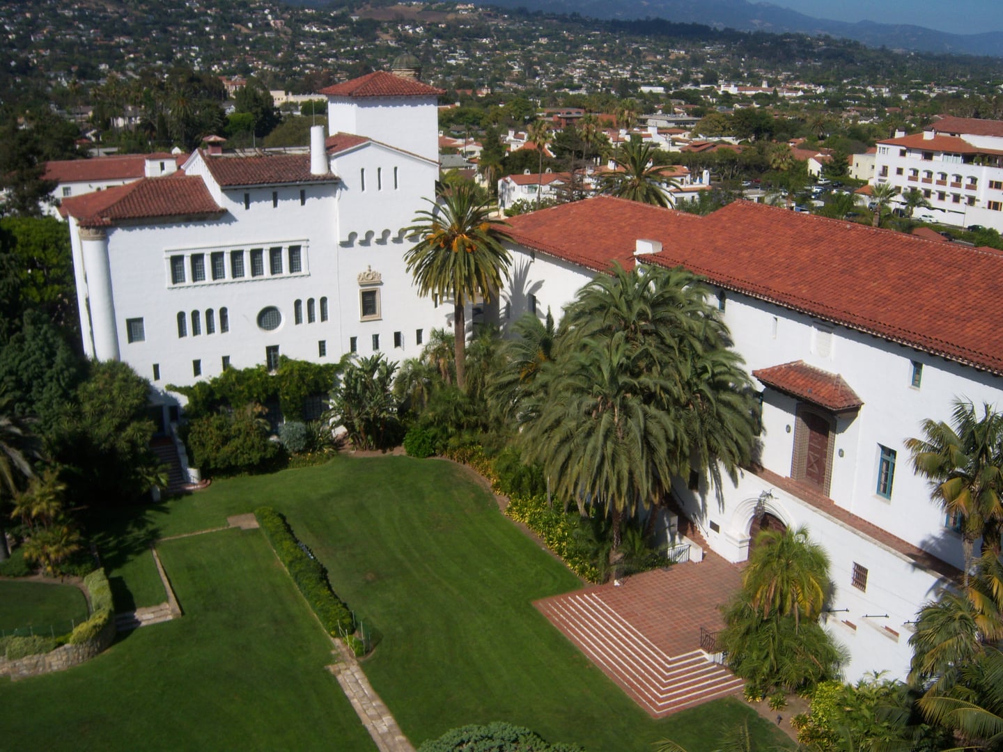 Photo of Santa Barbara County Courthouse