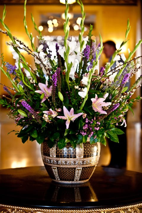 File:Broadmoor Hotel, flowers.jpg