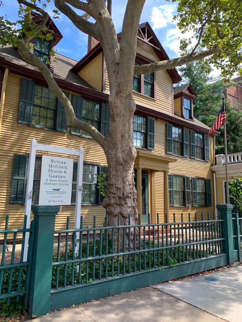 The 1782 Butler-McCook Homestead on Main Street in Hartford, Connecticut, one of the city's oldest surviving houses.