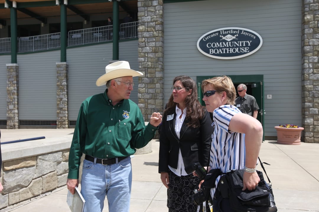 Secretary of the Interior Ken Salazar speaks with attendees at the Connecticut River Blueway designation event.


Credit: USFWS