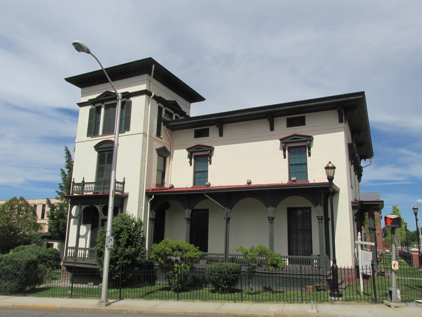 Italianate Victorian Isham-Terry House at 211 High Street in Hartford, Connecticut, built around 1854 and now operated as a museum by Connecticut Landmarks.