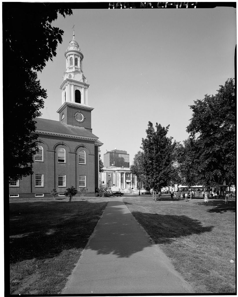 HABS exterior view (front and west side) of the Ives Memorial Library, New Haven Free Public Library, 133 Elm Street, New Haven, Connecticut (HABS CT-414)