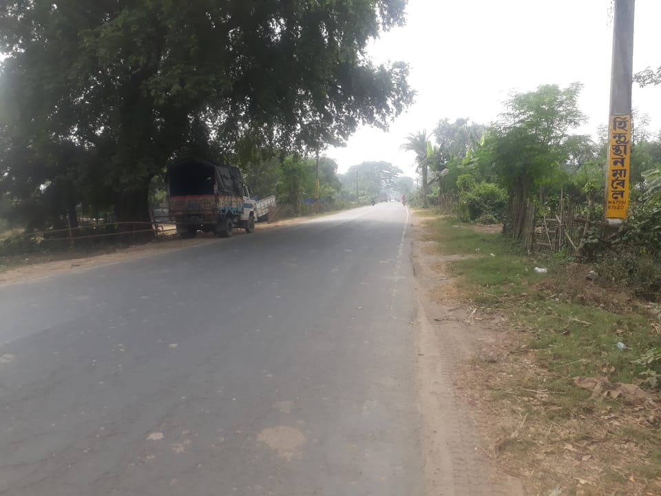 State Highway of West Bengal no. 11, connecting Mahammad Bazar and Ranaghat. The photo taken near Tehatta at Krishnagar-Karimpur zone in Nadia