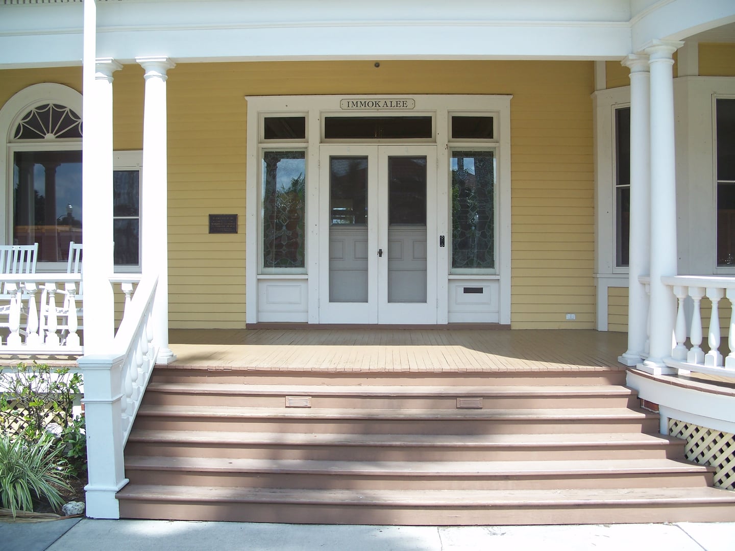 Front facade of the 1901 Murphy-Burroughs House Georgian Revival mansion in Fort Myers, Florida