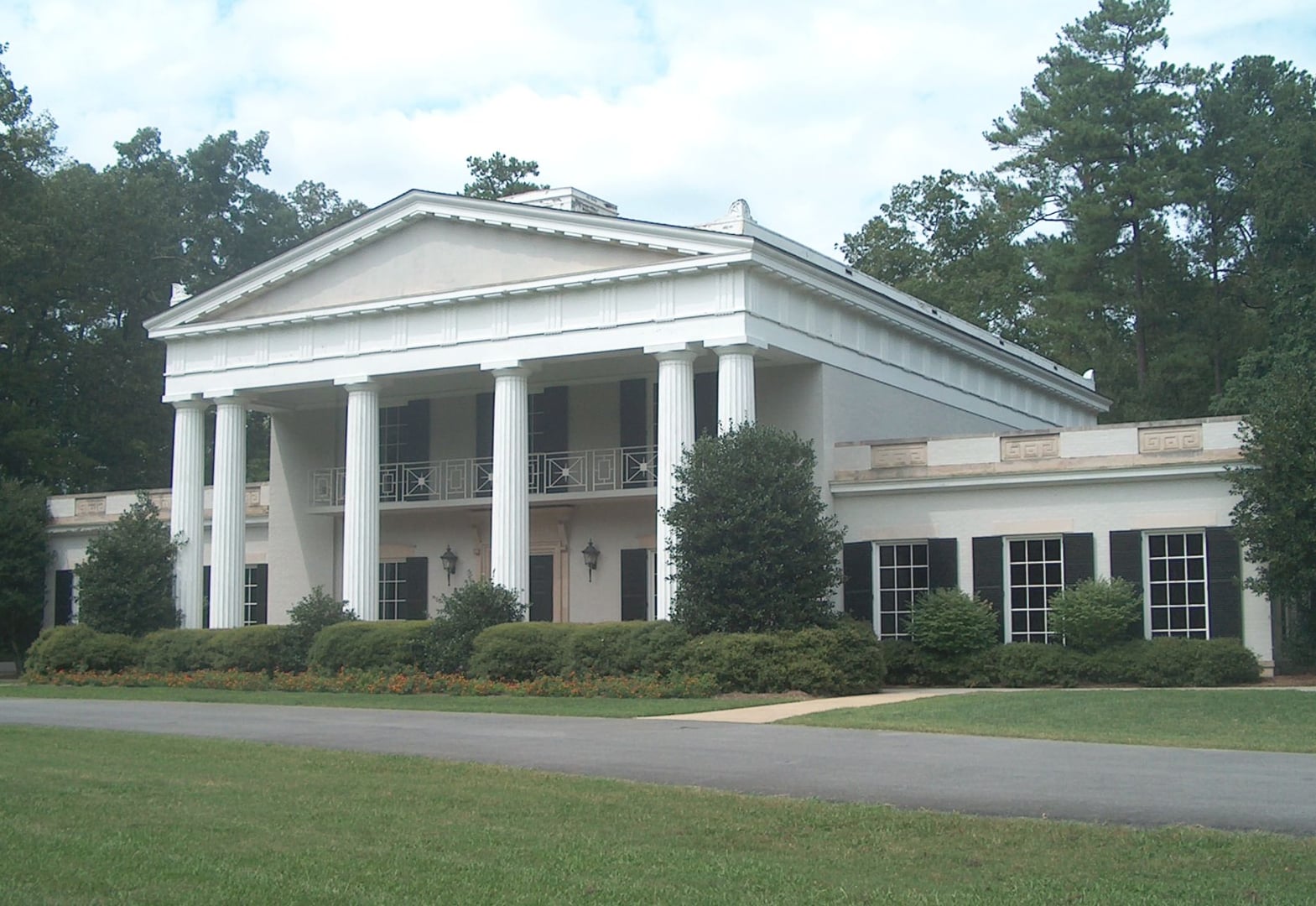 Photo of Berry College (Ford Complex / Oak Hill)