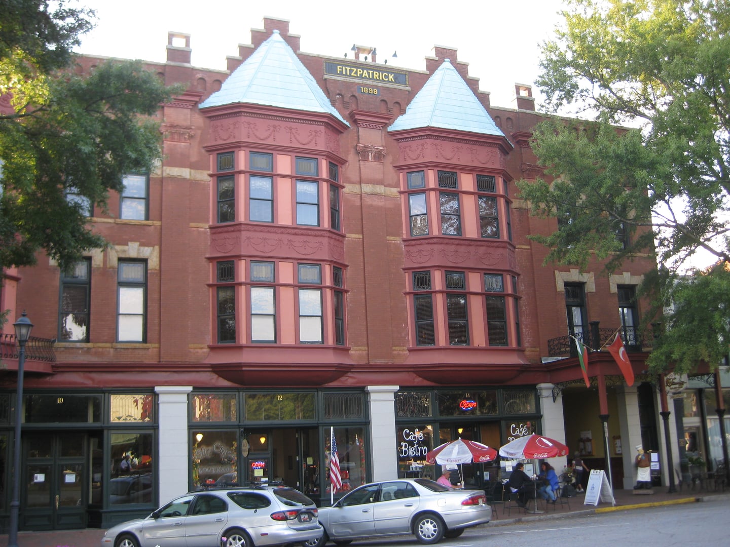 Photo of Fitzpatrick Hotel