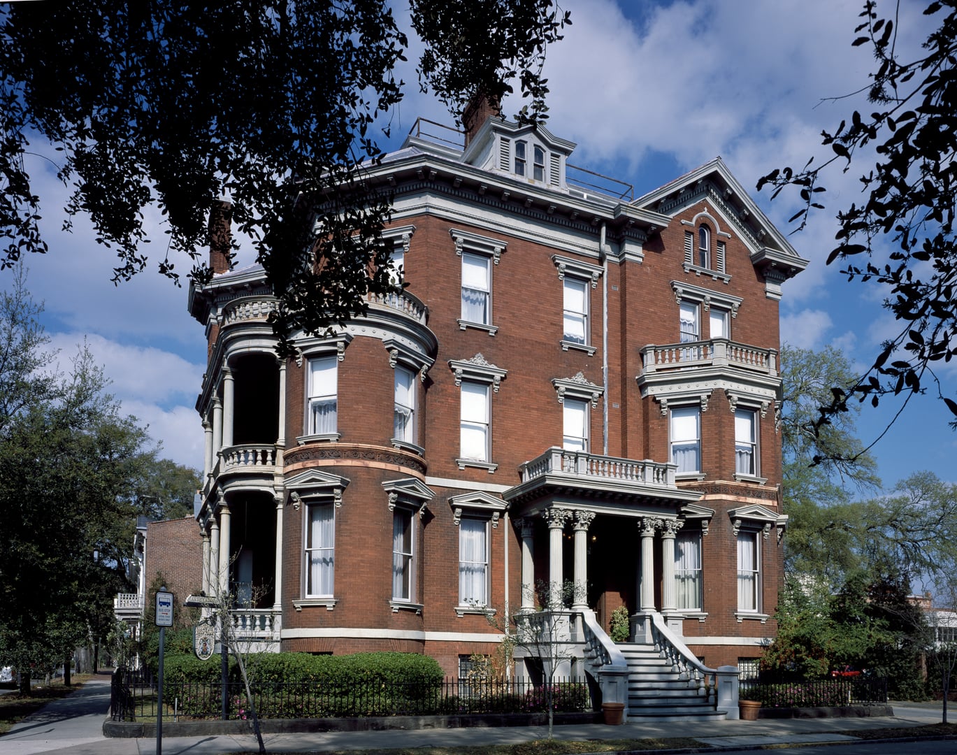 Kehoe House 1892 Victorian mansion bed and breakfast in Savannah Georgia