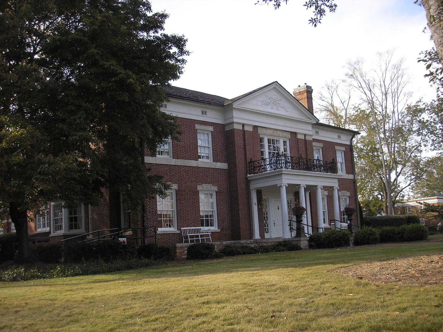 Photo of McRitchie-Hollis Museum