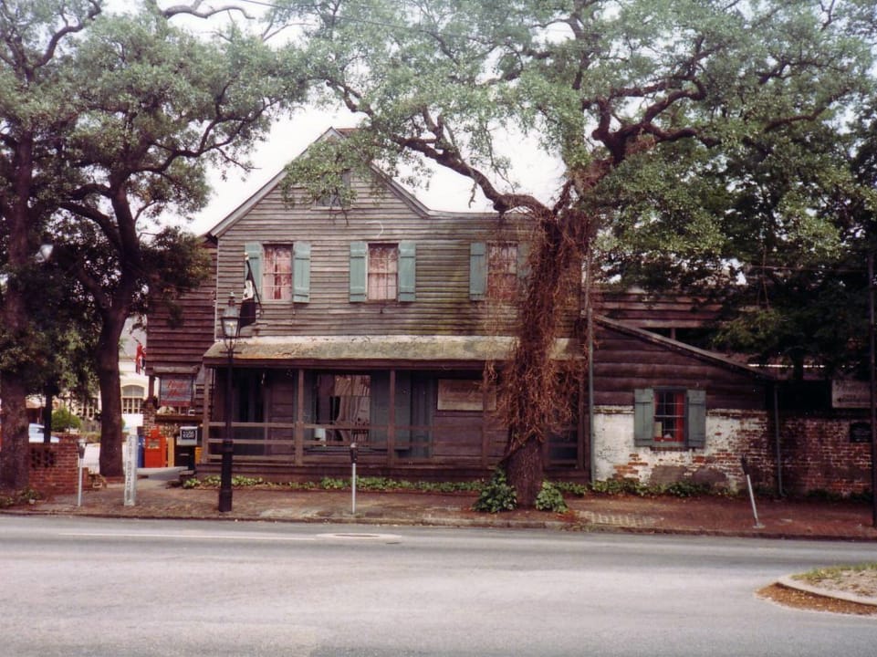 The Pirates' House under its oak trees, Savannah, Georgia, April 1984.
