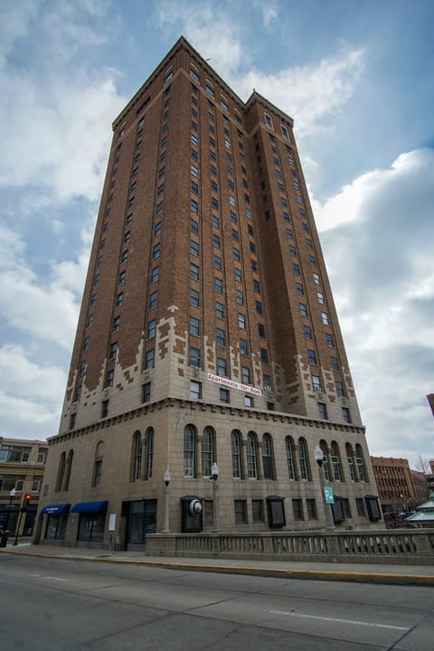 Photo of Leland Tower