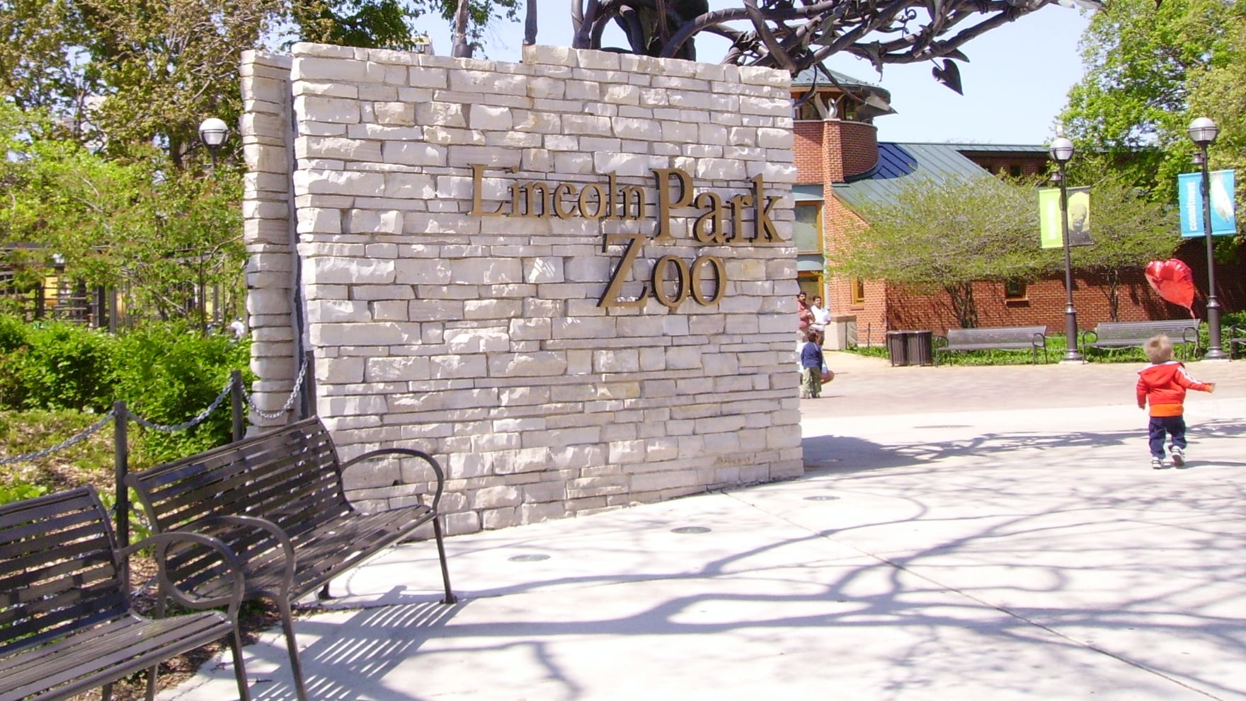 Lincoln Park Zoo entrance archway in Chicago, Illinois