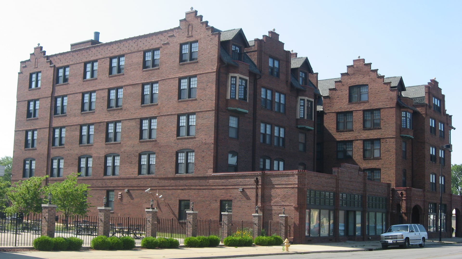 Dutch Colonial Revival front and southern facade of the 1906 Holland Apartments at 324 N Vermilion Street in Danville, Illinois, listed on the National Register of Historic Places.
