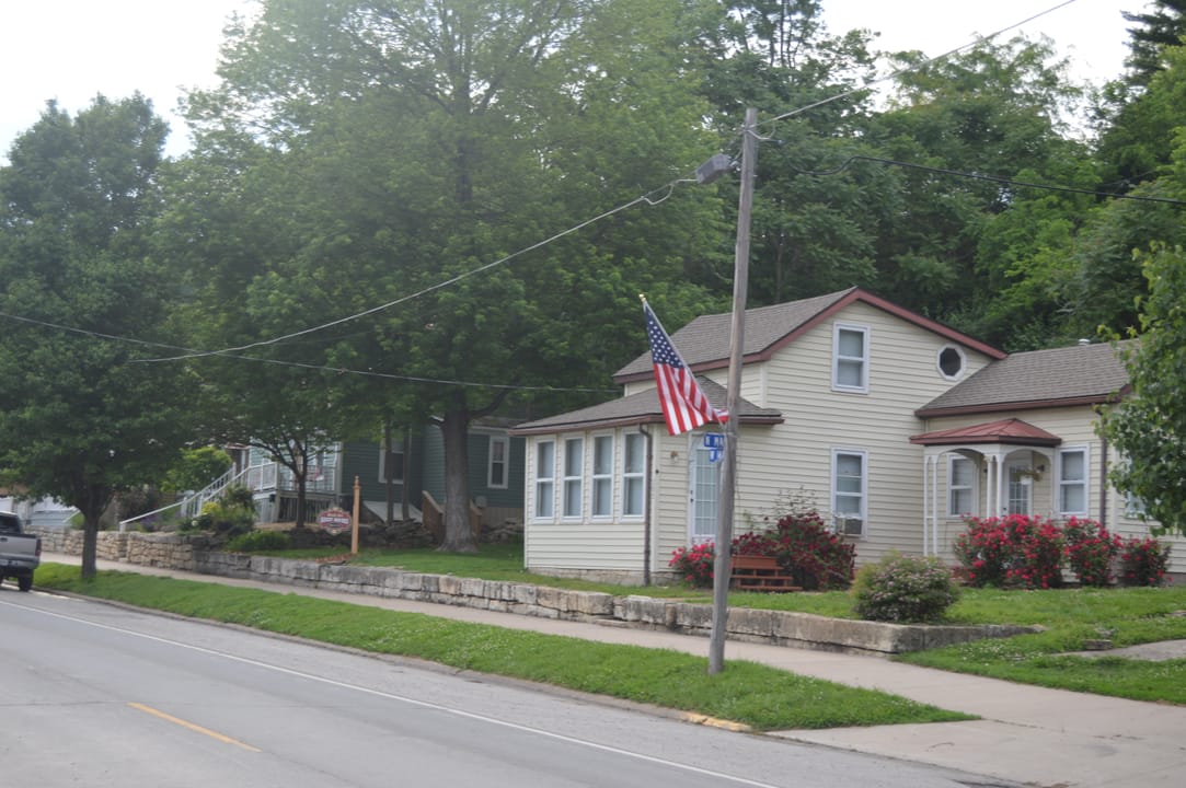 Photo of Ruebel Hotel