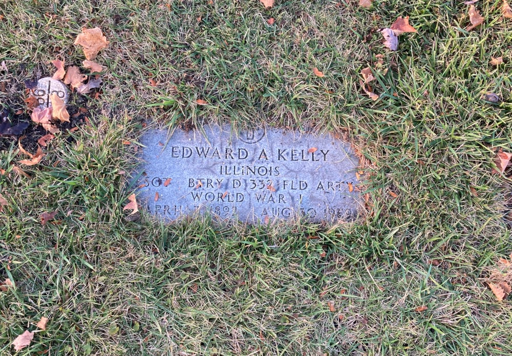 Active Catholic cemetery at 87th and Hamlin in Evergreen Park, Illinois