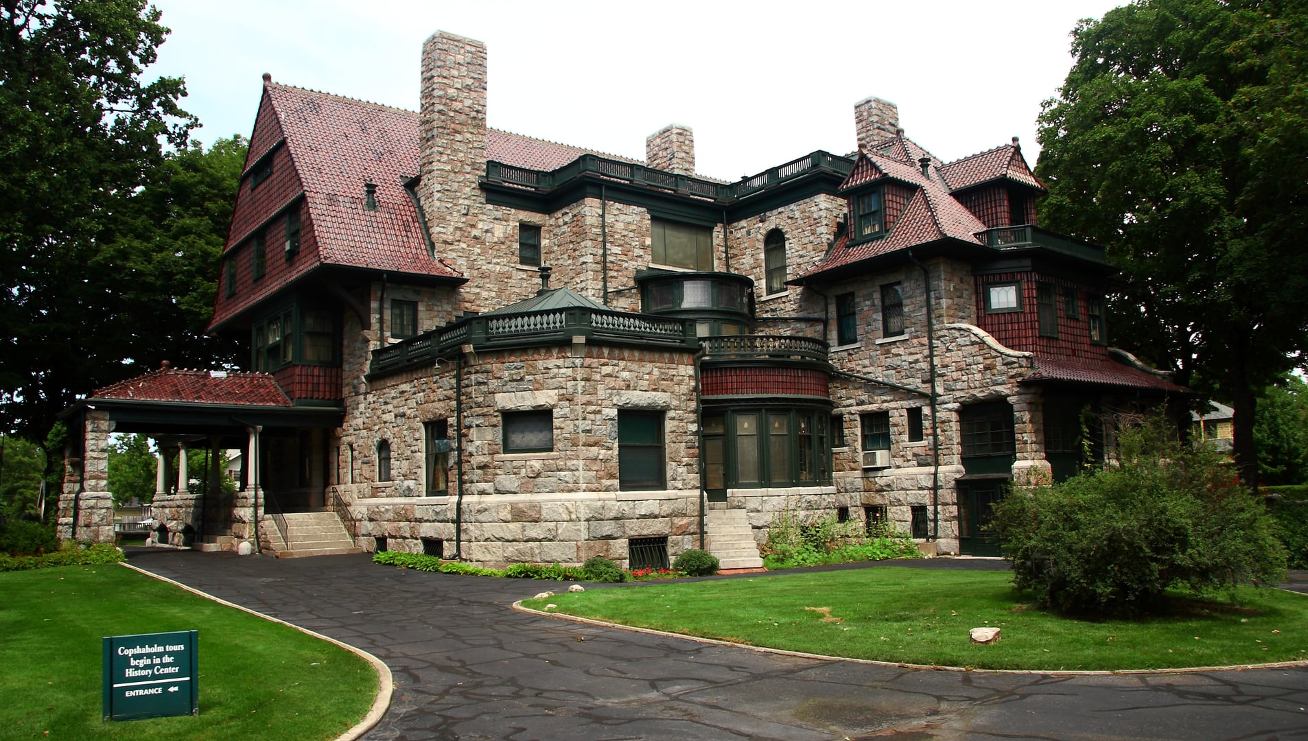Photo of Copshaholm (Oliver Mansion)