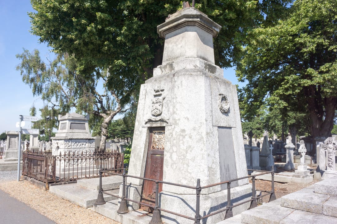 If you like old churchyards and cemeteries Mount Jerome is a place that should be on your ‘places to visit’ list. It is here here wealthy Victorians were buried and had expensive monuments built to advertise their importance even though they had moved on the the afterlife. They couldn't take their w