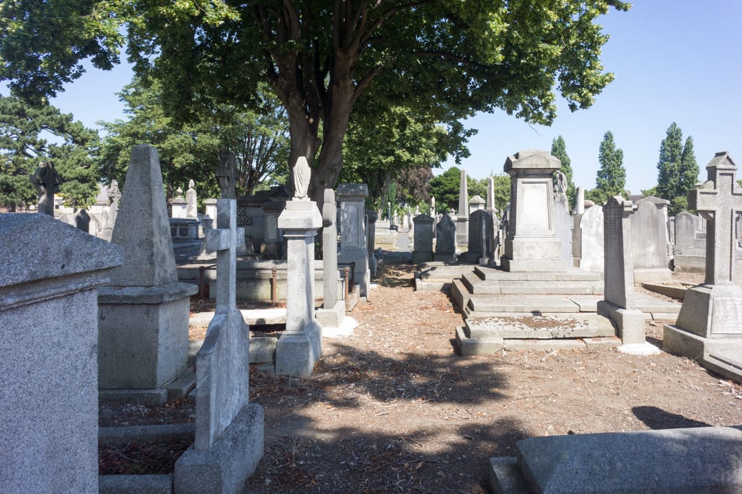 If you like old churchyards and cemeteries Mount Jerome is a place that should be on your ‘places to visit’ list. It is here here wealthy Victorians were buried and had expensive monuments built to advertise their importance even though they had moved on the the afterlife. They couldn't take their w