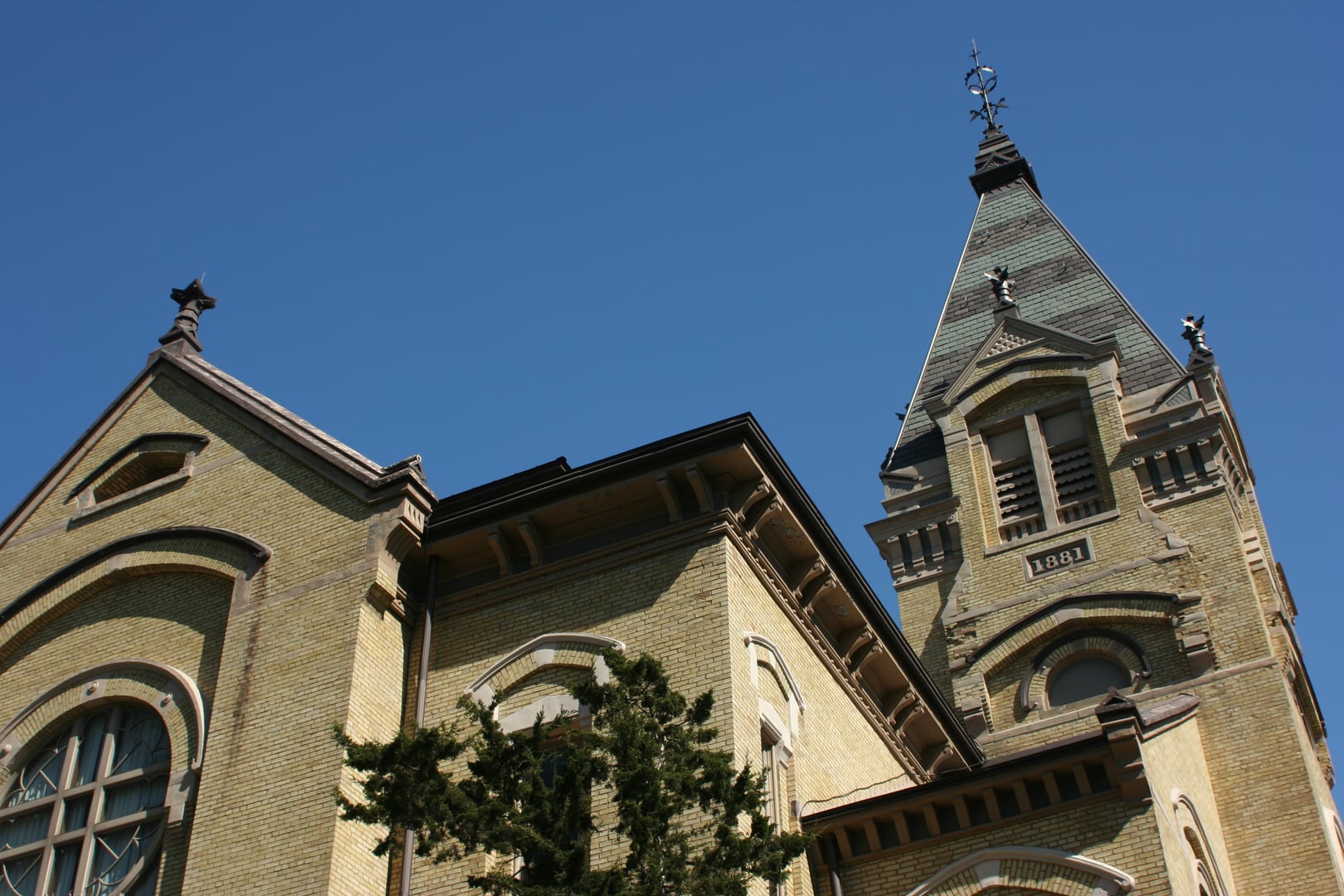 Washington Hall exterior at the University of Notre Dame