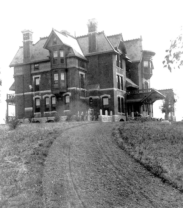 Queen Anne style Brucemore mansion exterior in Cedar Rapids Iowa