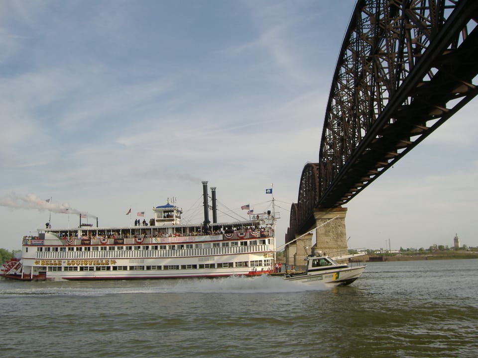 The Belle of Louisville steaming downstream under the Big Four Bridge during the 2008 Great Steamboat Race, Louisville, Kentucky.