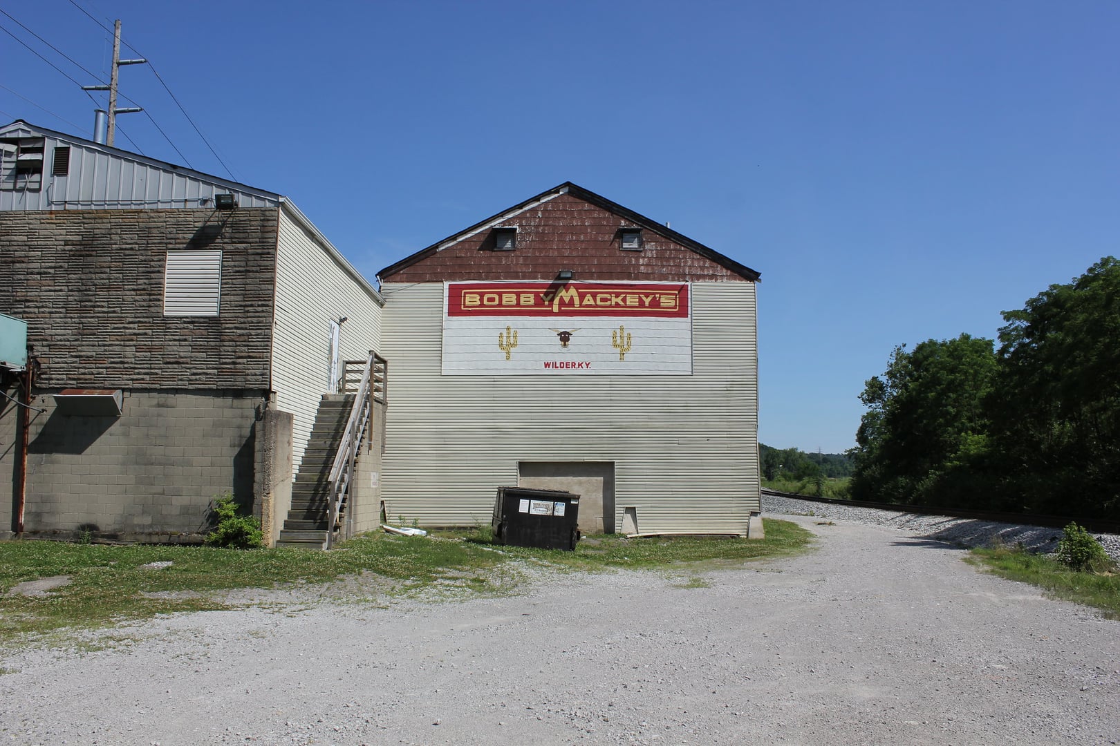 The original Bobby Mackey's Music World roadhouse on Licking Pike in Wilder, Kentucky, in 2016. The building was demolished in December 2024; the club operates from a temporary location in Florence while it rebuilds on this site.