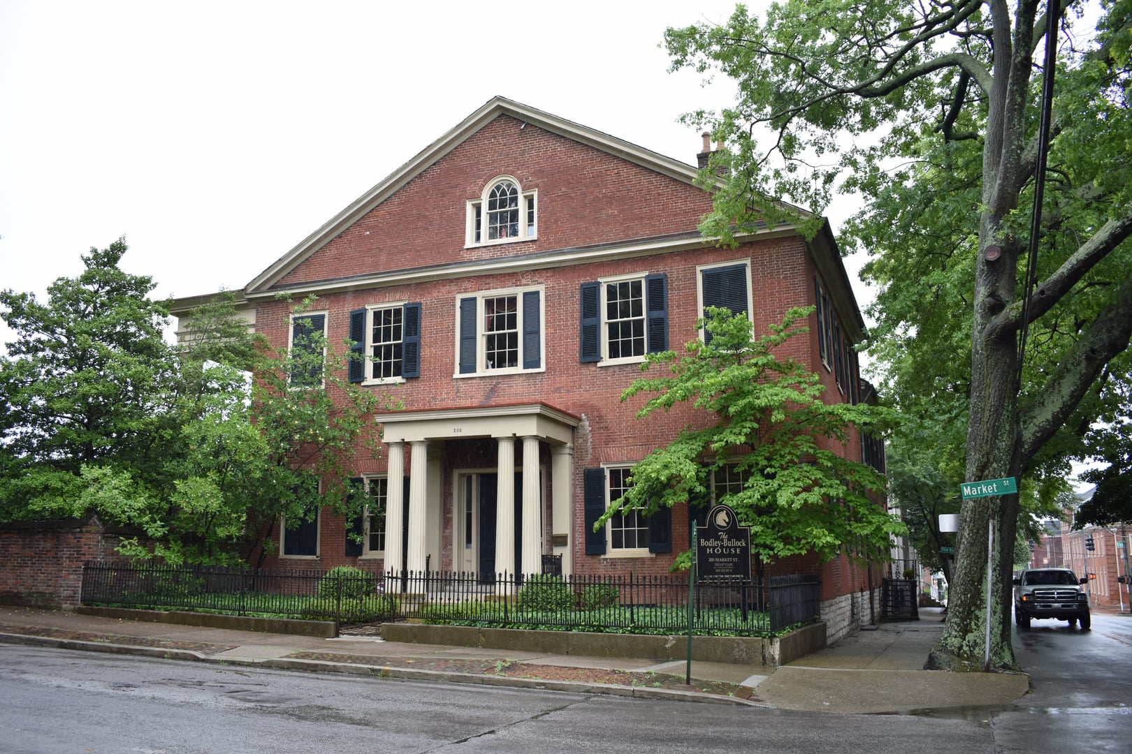 The 1814 Bodley-Bullock House, a Federal-style brick residence in the Gratz Park Historic District of Lexington, Kentucky