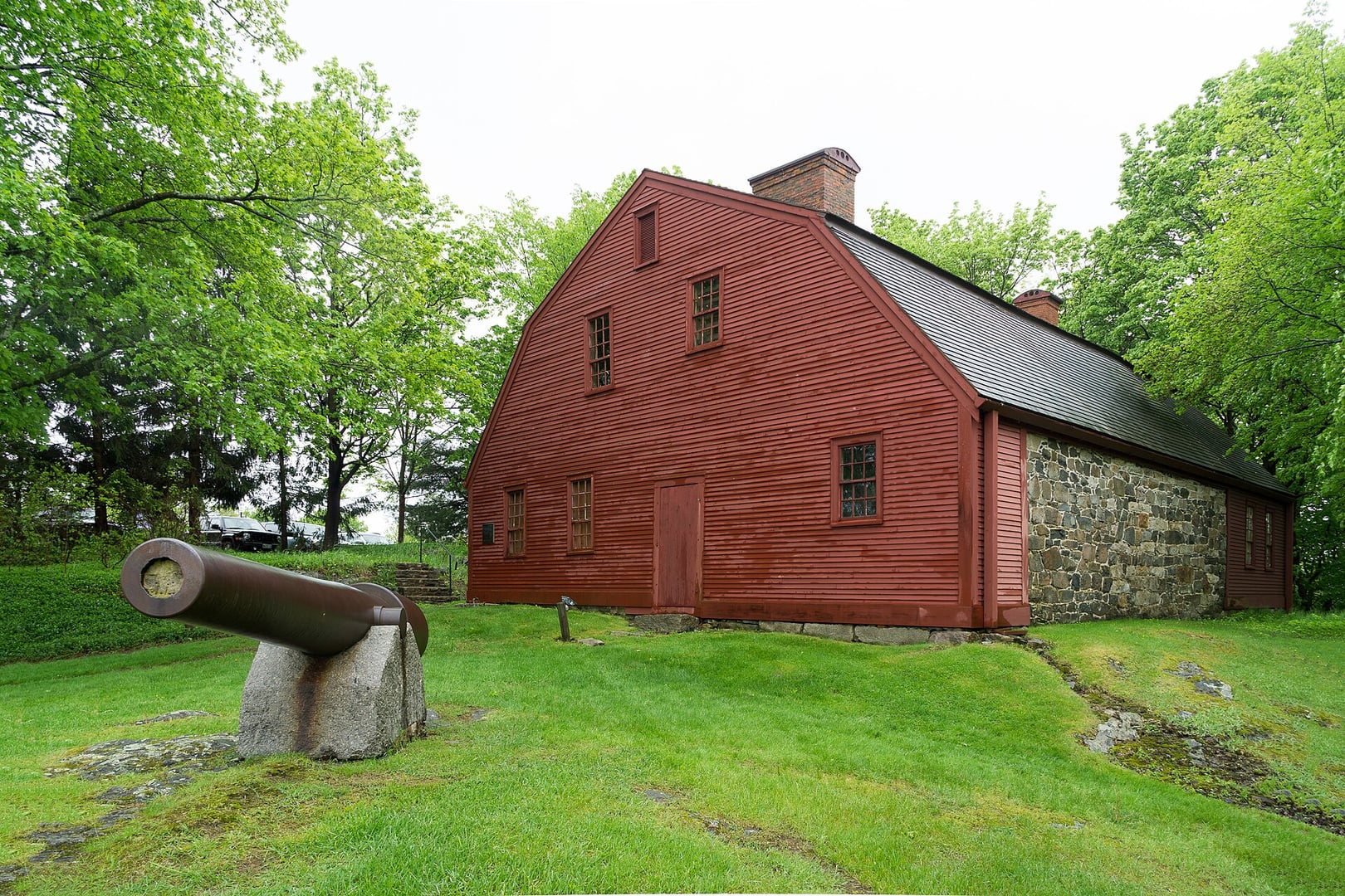 Exterior of the 1720 Old York Gaol on Lindsay Road in York Village, Maine, a National Historic Landmark and one of the oldest surviving government buildings in the United States