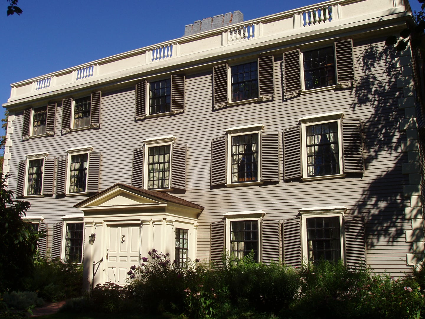 Exterior of the Hooper-Lee-Nichols House (c. 1685), Cambridge's second-oldest surviving residence and now headquarters of History Cambridge, on Brattle Street's Tory Row, Cambridge, Massachusetts