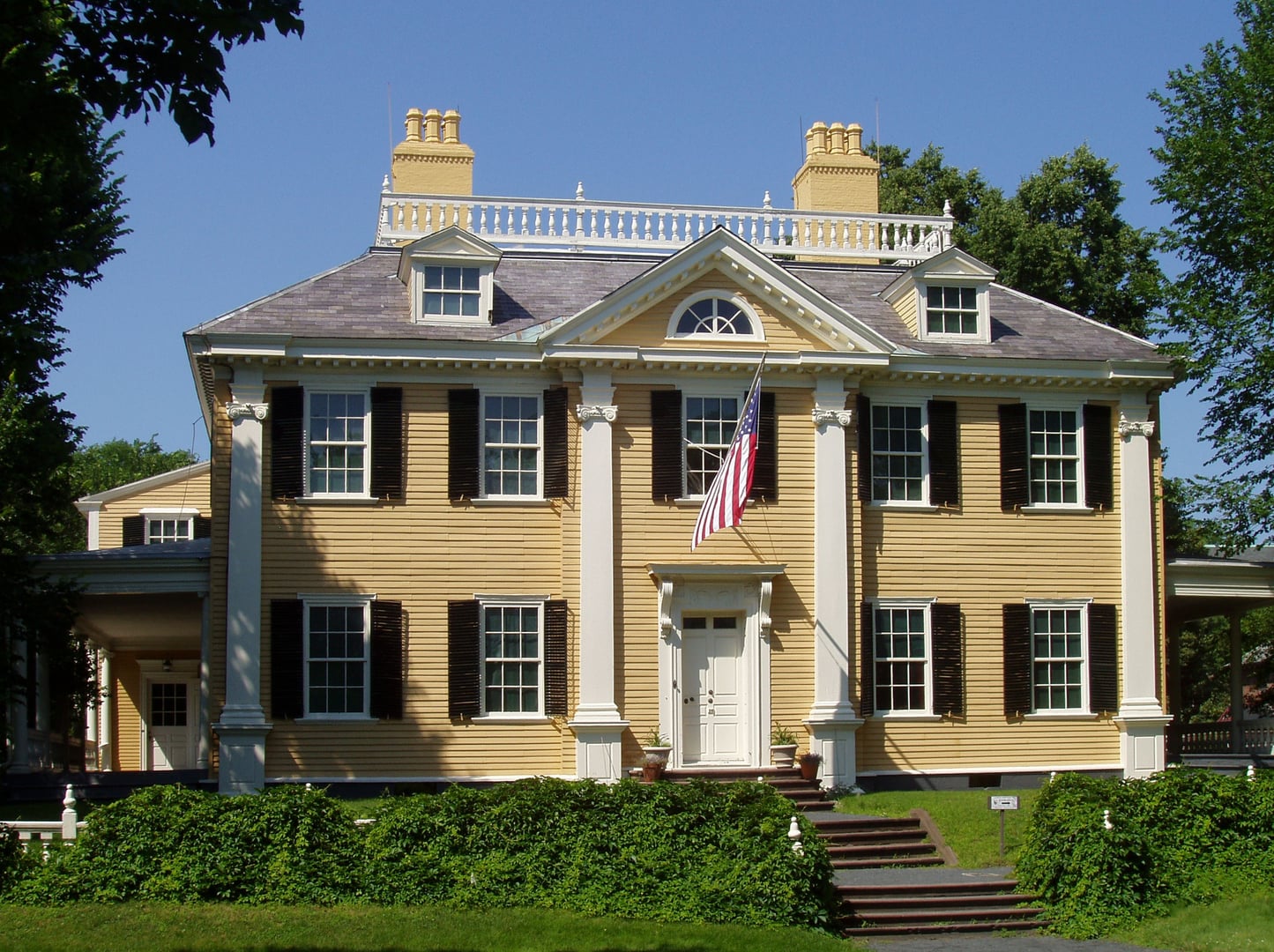 Exterior of the Vassall-Craigie-Longfellow House, a 1759 Georgian mansion at 105 Brattle Street that served as Washington's Siege of Boston headquarters and later Longfellow's home, Cambridge, Massachusetts