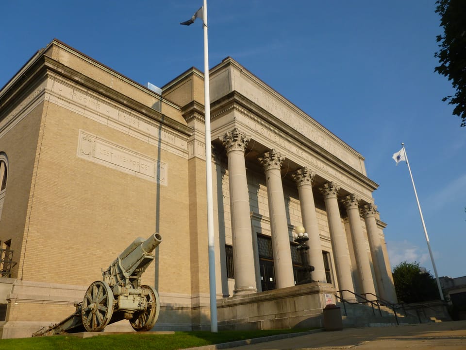 Photo of Lowell Memorial Auditorium