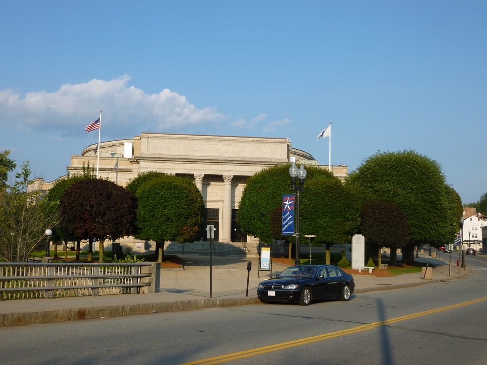 Photo of Lowell Memorial Auditorium