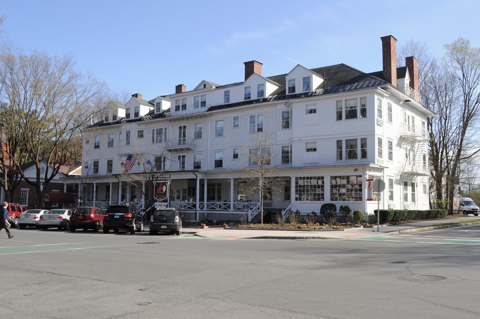 The Red Lion Inn in Stockbridge Massachusetts, historic 1773 white wooden colonial inn