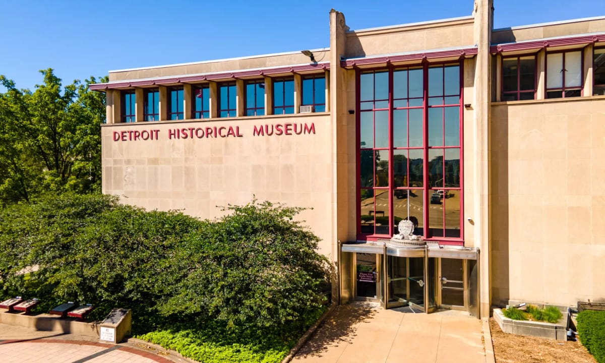 Stone exterior of the Detroit Historical Museum on Woodward Avenue in Detroit