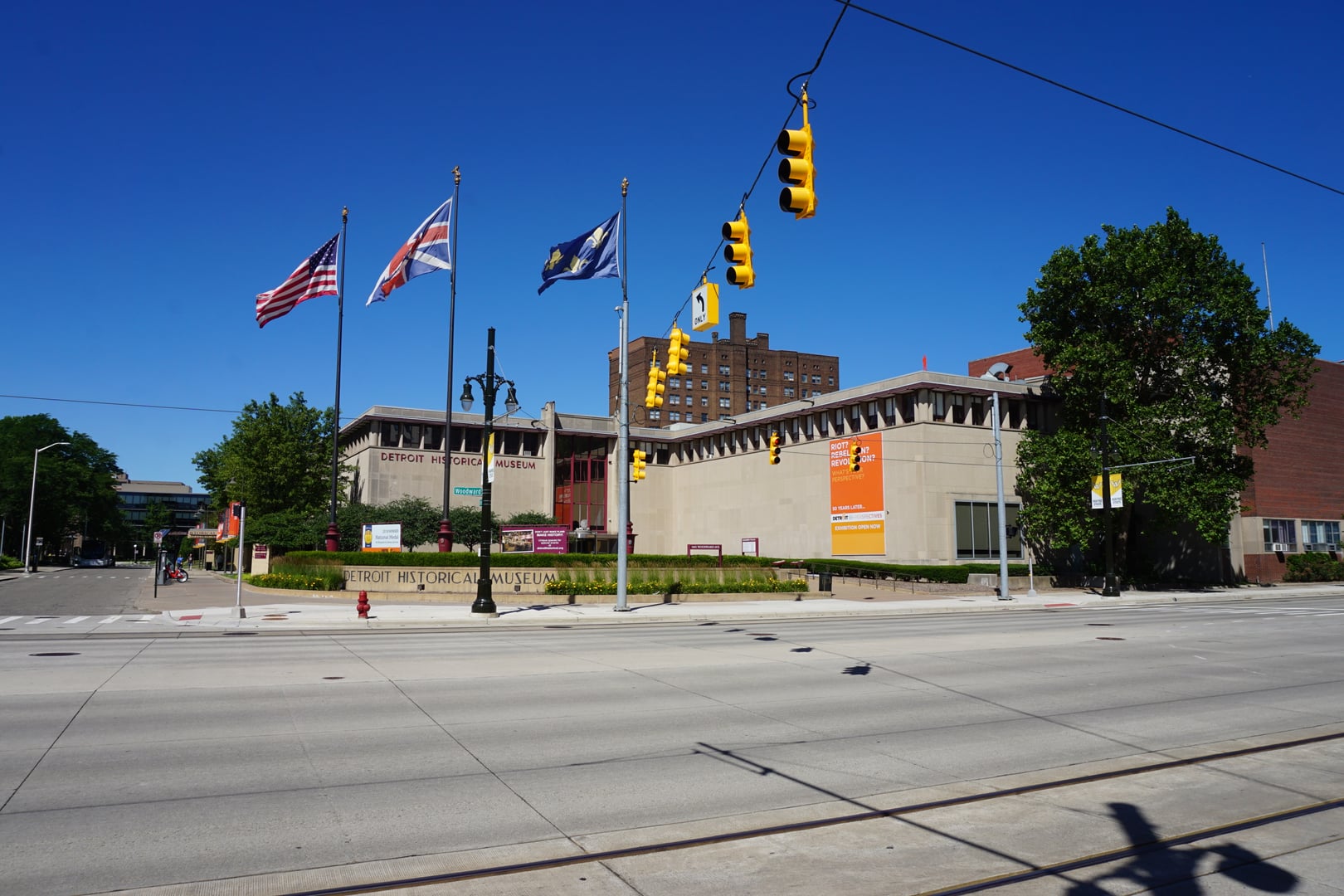 Stone exterior of the Detroit Historical Museum on Woodward Avenue in Detroit