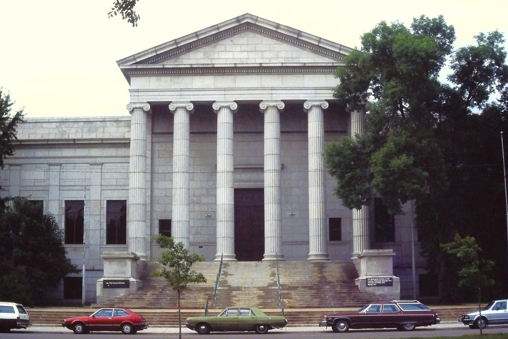 Exterior facade of the Minneapolis Institute of Art, the Beaux-Arts Neoclassical building designed by McKim, Mead and White at 2400 3rd Ave S, Minneapolis, Minnesota