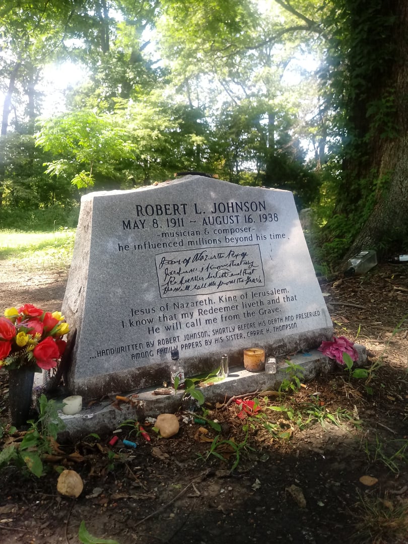 Photo of Robert Johnson's Grave at Little Zion M.B. Church