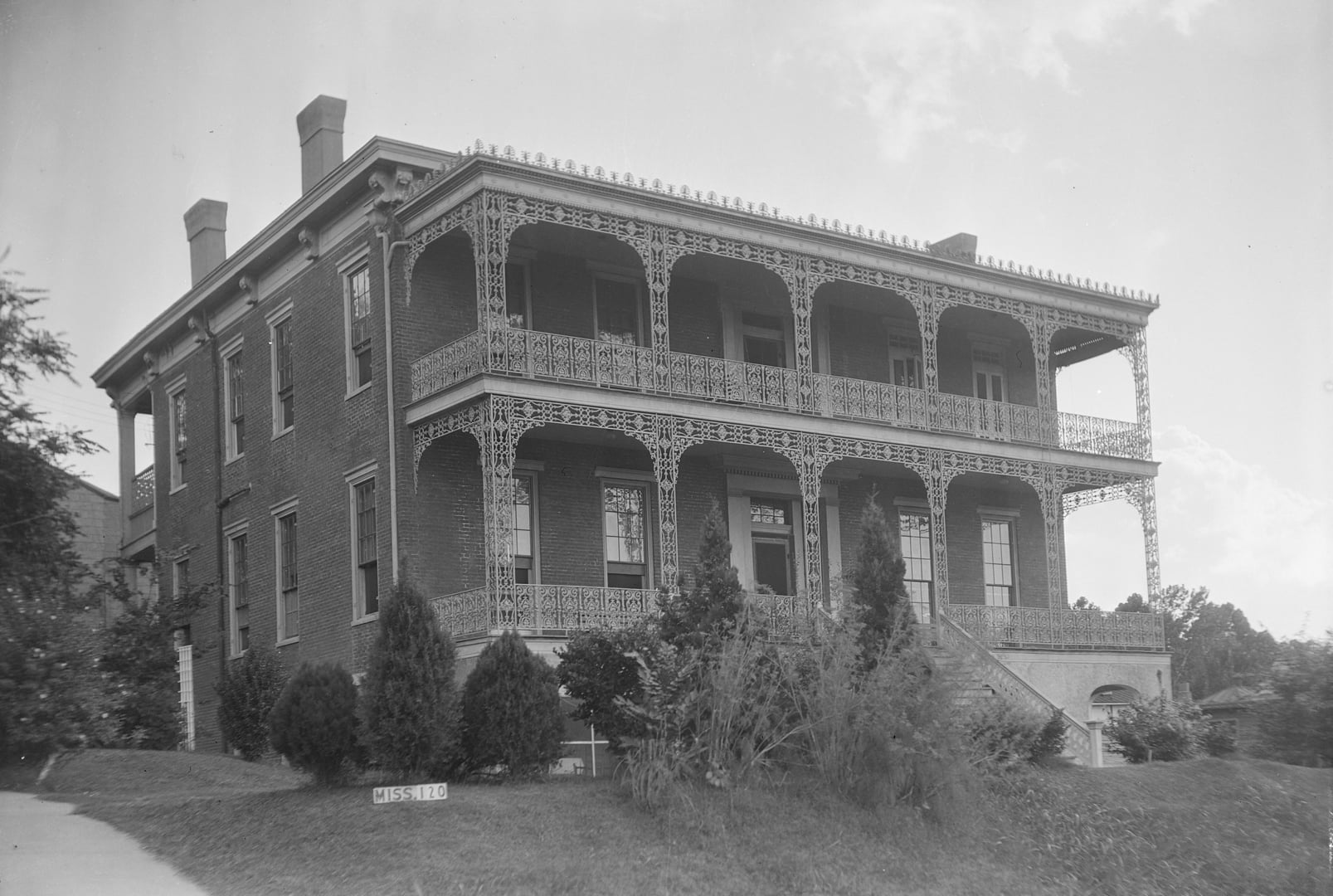Duff Green House (Mansion) at the corner of Locust and First East Street in Vicksburg, Mississippi, photographed for HABS in 1936