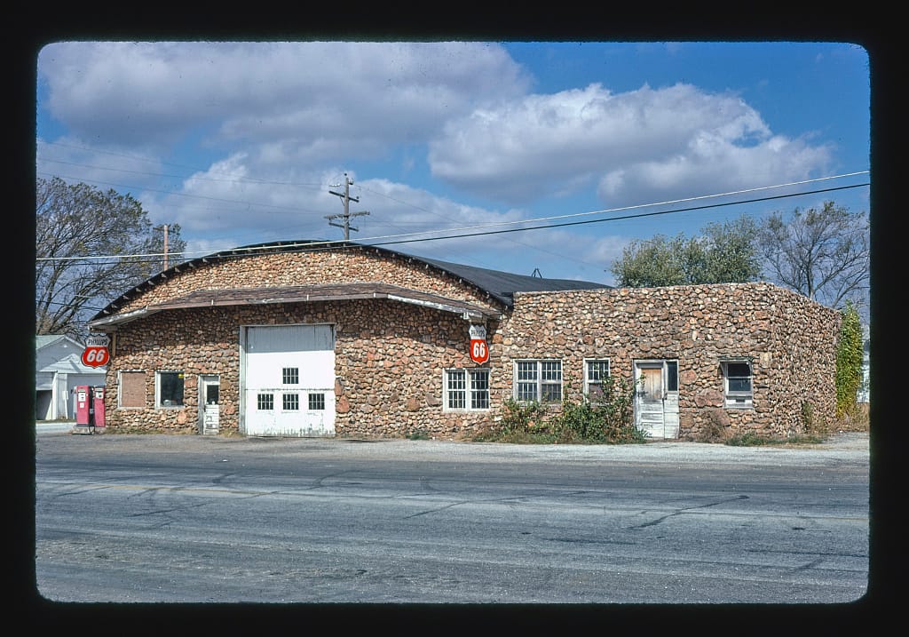 The 1915 Bank of Avilla building, now the Avilla, Missouri post office, 2008.