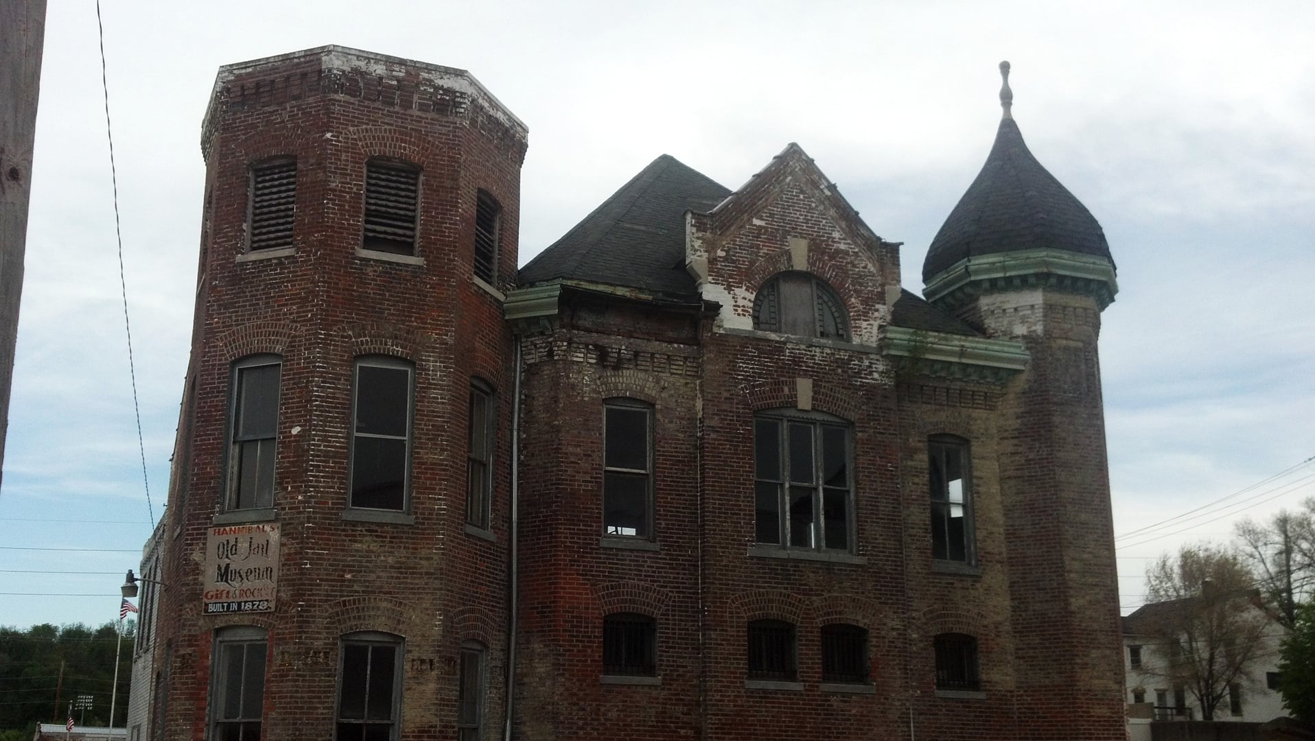The Hannibal Old Police Station and Jail, an 1878-79 Victorian eclectic brick building on Hill Street