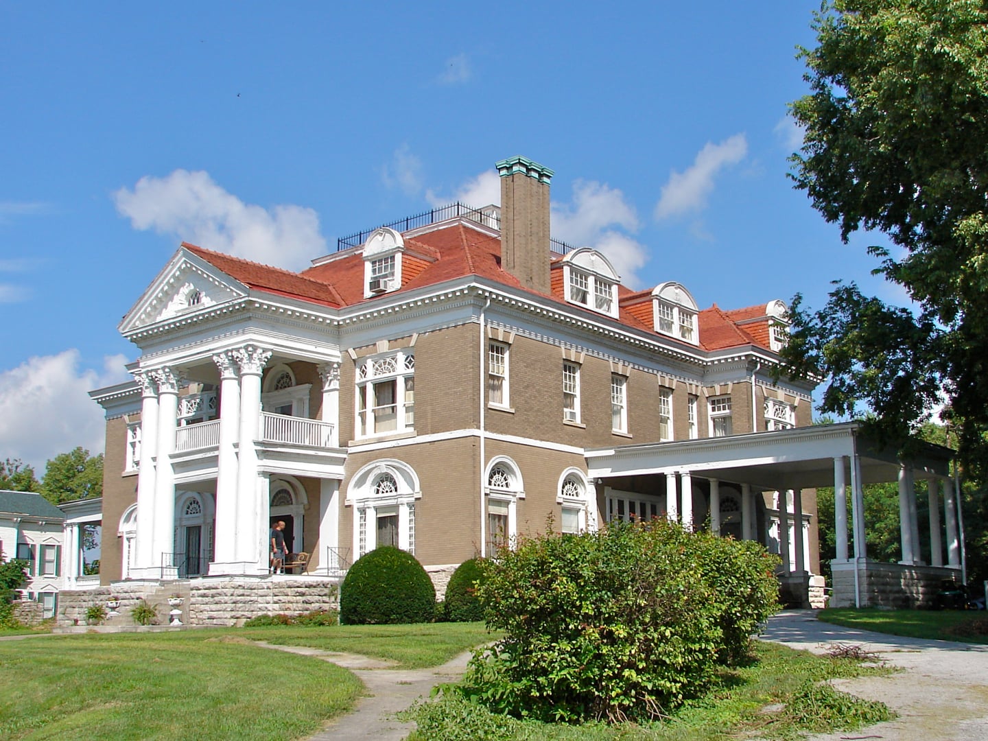 Rockcliffe Mansion, a Colonial Revival house museum atop a limestone bluff in Hannibal, Missouri