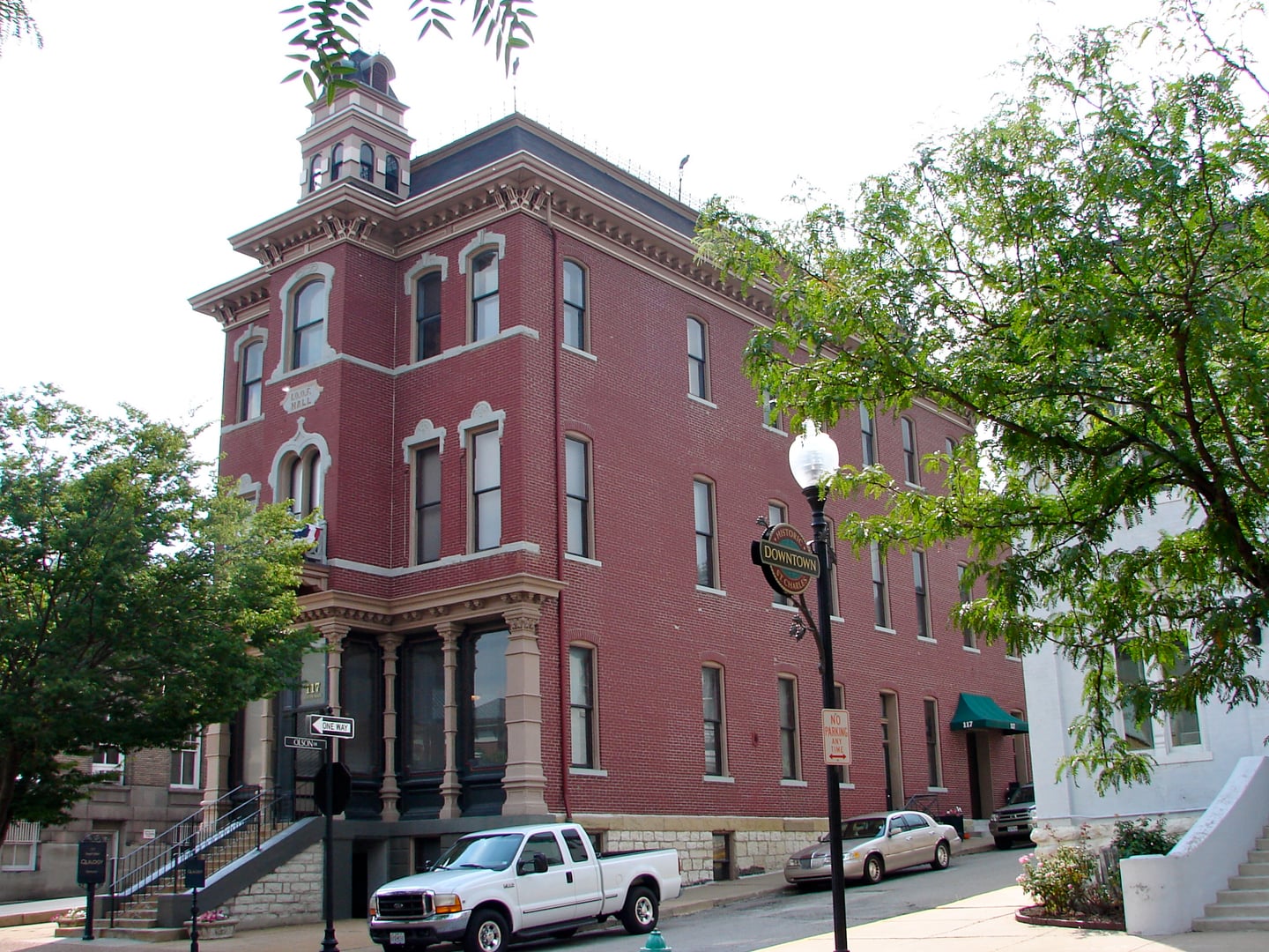 Photo of St. Charles Odd Fellows Hall (IOOF Building)