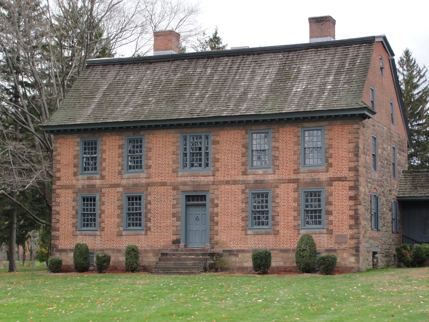 Exterior of the historic Dey Mansion (Bloomsbury Manor) in Wayne, New Jersey