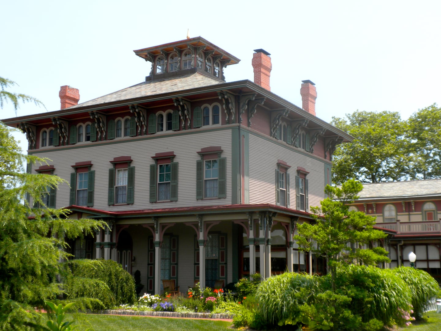 Italianate Southern Mansion (George Allen House) at 720 Washington Street in Cape May, New Jersey